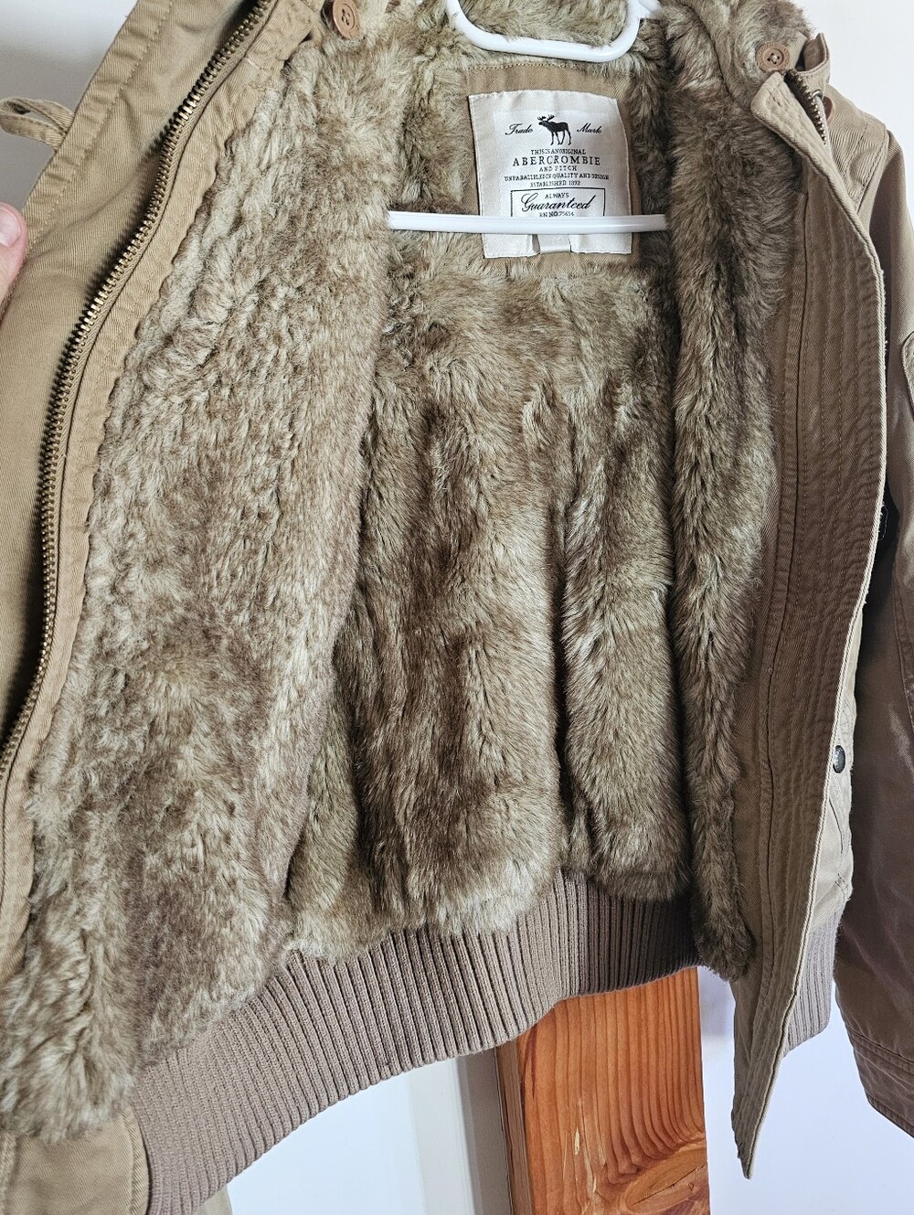 Authentic mid-2000s Abercrombie & Fitch heavy-duty canvas bomber jacket - Picture 10 of 13